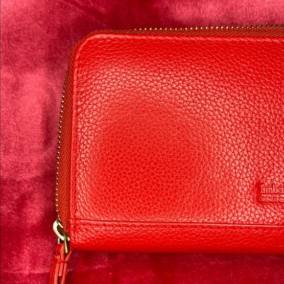 Timberland Women's Leather RFID Zip Around Wallet Clutch with Wristlet Strap - Picture 7 of 10